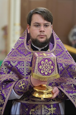 Митрополит Игнатий совершил Божественную литургию в соборном храме святителя Спиридона Тримифунтского г. Саратова
