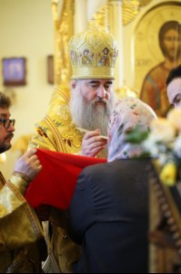 Божественная литургия на Архиерейском подворье — храме во имя преподобного Серафима Саровского г. Саратова
