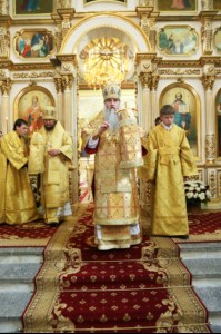 Божественная литургия и молебен у мощей святого равноапостольного князя Владимира в Покровском храме г.Саратова
