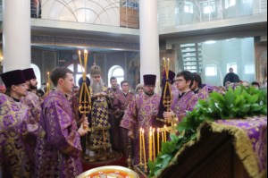 Божественная литургия и панихида в храме во имя Всех Святых, в земле Российской просиявших г. Саратова