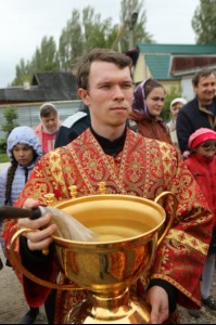 Божественная литургия в храме во имя святых первоверховных апостолов Петра и Павла г. Аткарска