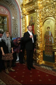 Рождественская Божественная литургия в Свято-Троицком кафедральном соборе Саратова