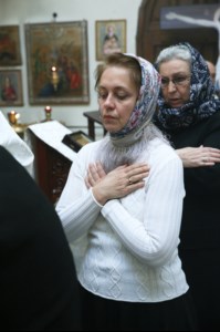 Божественная литургия и панихида в храме во имя святителя и чудотворца Николая на Елшанском кладбище г. Саратова
