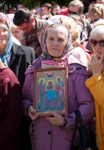 Божественная литургия на Архиерейском подворье — храме во имя святых равноапостольных Мефодия и Кирилла при СГУ в день памяти святых братьев