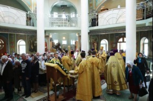 Божественная литургия в храме во имя Всех Святых, в земле Российской просиявших, г. Саратова