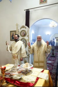 Божественная литургия в храме в честь Покрова Пресвятой Богородицы р.п. Новые Бурасы