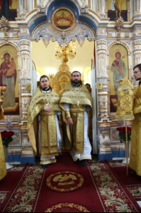 Божественная литургия в храме во имя святых первоверховных апостолов Петра и Павла г.Аткарска
