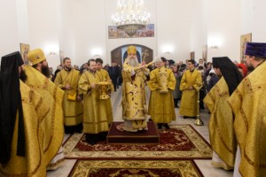 Великое освящение храма во имя святителя Спиридона Тримифунтского г. Саратова и первая Божественная литургия в новоосвященном храме