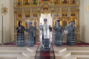 Литургия Преждеосвященных Даров в Свято-Троицком кафедральном соборе г. Вольска