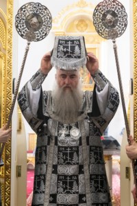 Литургия Преждеосвященных Даров, малое повечерие и утреня Великого Четвертка на Архиерейском подворье — в храме во имя святых равноапостольных Мефодия и Кирилла при СГУ