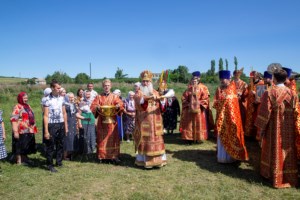 Божественная литургия в храме в честь Воскресения Христова с. Ивано-Языковка Аткарского района