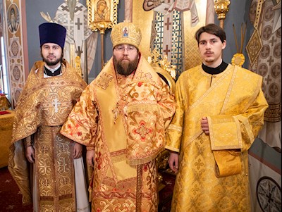 Митрополит Игнатий совершил Божественную литургию в Свято-Троицком кафедральном соборе г. Саратова