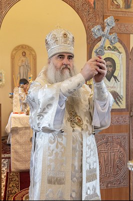 Божественная литургия в храме во имя святого праведного Лазаря Четверодневного на Новоелшанском кладбище г. Саратова