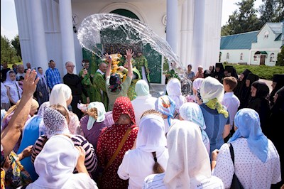 Митрополит Игнатий совершил Божественную литургию в Свято-Сергиевском женском монастыре села Алексеевка Базарно-Карабулакского района