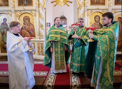 Митрополит Игнатий совершил Божественную литургию в храме преподобного Серафима Саровского г. Саратова
