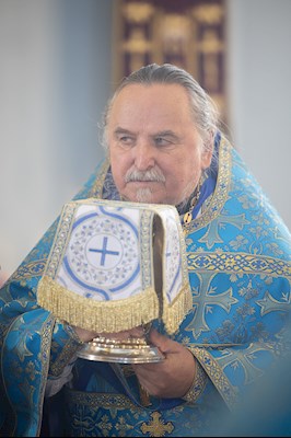 Митрополит Игнатий совершил Божественную литургию в Покровском храме г. Петровска