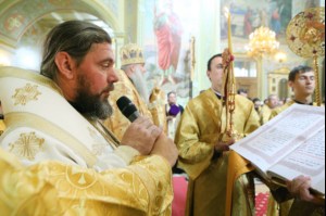 Божественная литургия и молебен у мощей святого равноапостольного князя Владимира в Покровском храме г.Саратова