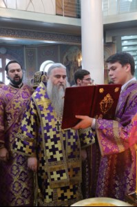 Божественная литургия и панихида в храме во имя Всех Святых, в земле Российской просиявших г. Саратова