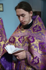 Божественная литургия в храме в честь Покрова Пресвятой Богородицы г.Петровска