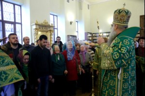 Божественная литургия на Архиерейском подворье — храме во имя преподобного Серафима Саровского г.Саратова