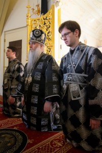 Литургия Преждеосвященных Даров на Архиерейском подворье — в храме святого апостола и евангелиста Иоанна Богослова