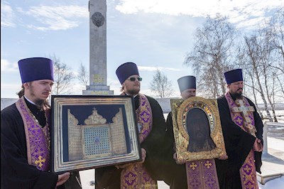 В Саратове и Покровске прошел автомобильный крестный ход со святынями Саратовской митрополии