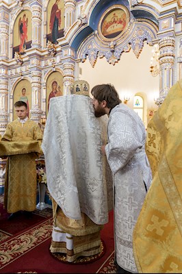Божественная литургия в храме во имя святых первоверховных апостолов Петра и Павла г. Аткарска