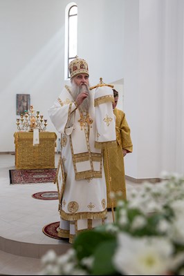 Божественная литургия в храме святителя Тихона, Епископа Воронежского, Задонского чудотворца г. Саратова