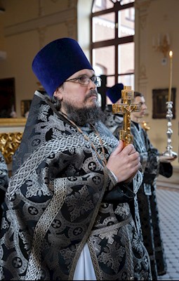 Митрополит Игнатий совершил вечернюю Литургию Преждеосвященных Даров в храме во имя святого апостола и евангелиста Иоанна Богослова при Саратовской православной духовной семинарии