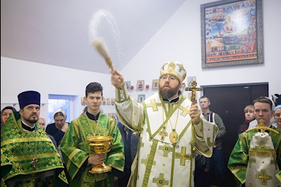 Митрополит Игнатий совершил Великое освящение храма преподобного Серафима Саровского р.п. Татищево и первую Божественную литургию в новоосвященном храме