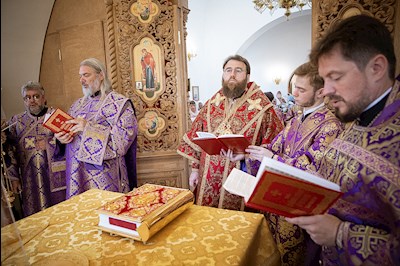 Митрополит Игнатий совершил великое освящение храма святых первоверховных апостолов Петра и Павла с. Куликовка Вольского района и Божественную литургию в новоосвященном храме