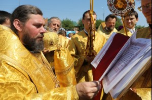 Божественная Литургия в храме святых первоверховных апостолов Петра и Павла г.Красноармейска