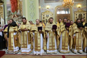 Божественная литургия и молебен у мощей святого равноапостольного князя Владимира в Покровском храме г.Саратова