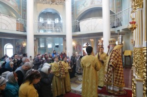 Божественная литургия в храме во имя Всех Святых, в земле Российской просиявших г. Саратова