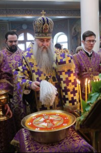 Божественная литургия и панихида в храме во имя Всех Святых, в земле Российской просиявших г. Саратова