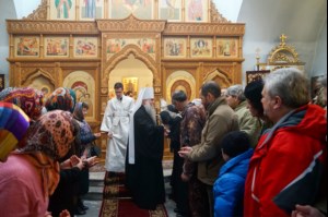 Божественная литургия и панихида в храме во имя святителя и чудотворца Николая на Елшанском кладбище г. Саратова