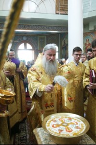 Божественная литургия в храме во имя Всех Святых, в земле Российской просиявших, г. Саратова