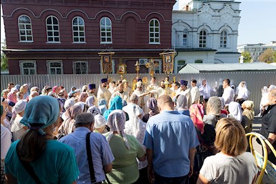 Божественная литургия в храме во имя святителя Митрофана, епископа Воронежского, г.Саратова