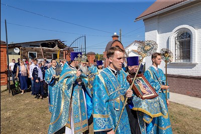 Божественная литургия в храме в честь Владимирской иконы Божией Матери с. Багаевка