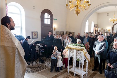 Божественная литургия в храме святых Царственных страстотерпцев г. Саратова