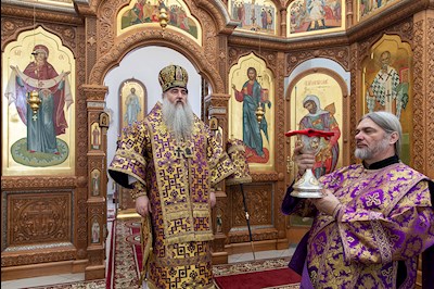 Божественная литургия в храме в честь святого равноапостольного великого князя Владимира г. Саратова