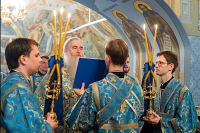 Утреня с чтением акафиста в Свято-Троицком кафедральном соборе г. Саратова