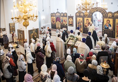 Митрополит Игнатий совершил Божественную литургию в Петропавловском храме г. Саратова