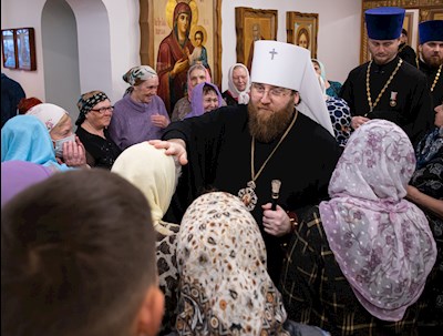 Митрополит Игнатий совершил всенощное бдение в храме в честь иконы Божией Матери «Скоропослушница» г. Шиханы Вольского района