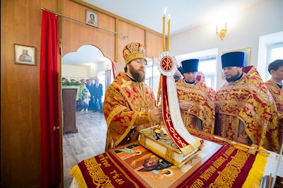 Митрополит Игнатий совершил Великое освящение храма Архангела Михаила с. Курдюм и первую Божественную литургию в новоосвященном храме