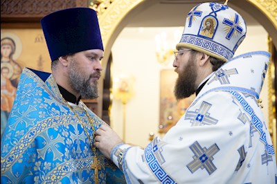 Митрополит Игнатий совершил Божественную литургию во Введенском храме Саратова