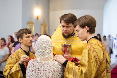 Митрополит Игнатий совершил Божественную литургию в храме Покрова Пресвятой Богородицы г. Петровска