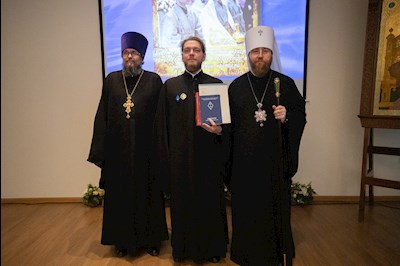 Митрополит Игнатий вручил дипломы выпускникам СПДС