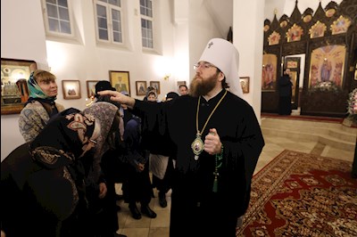 Митрополит Игнатий совершил Литургию Преждеосвященных Даров в храме в честь иконы Божией Матери «Всех скорбящих Радость» г. Саратова