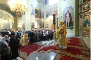 Божественная литургия в храме в честь Покрова Пресвятой Богородицы г. Саратова